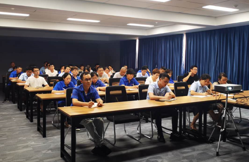 培訓(xùn)專用技能，打造工匠精神